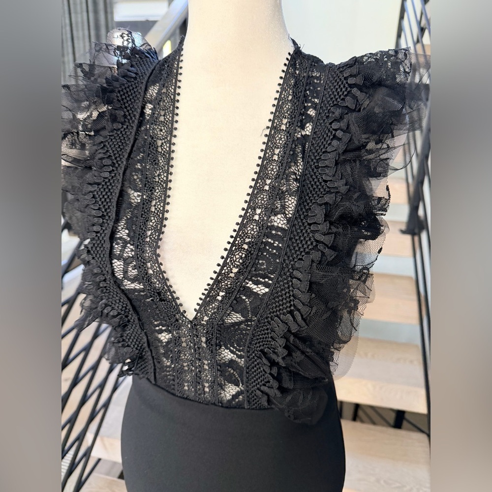 New Chic Black Lace V-Neck Dress size S - Picture 4 of 5